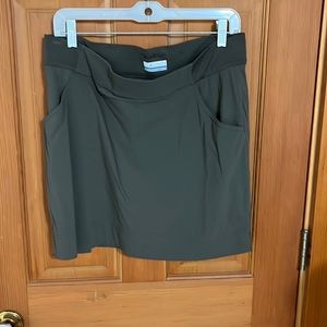 Columbia Skort Large